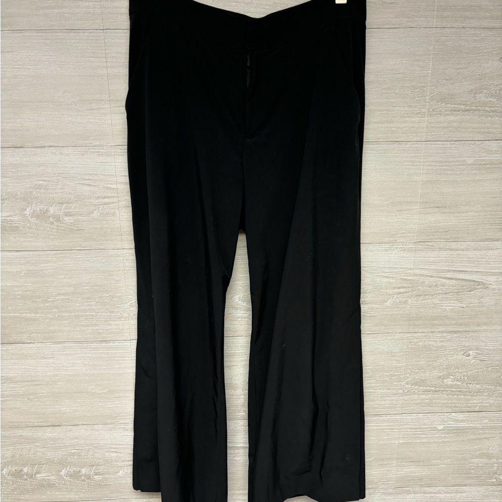 * | Athleta | snap leg flare crop pants. Size 6.